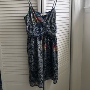 Blue patterned dress size 6 💙